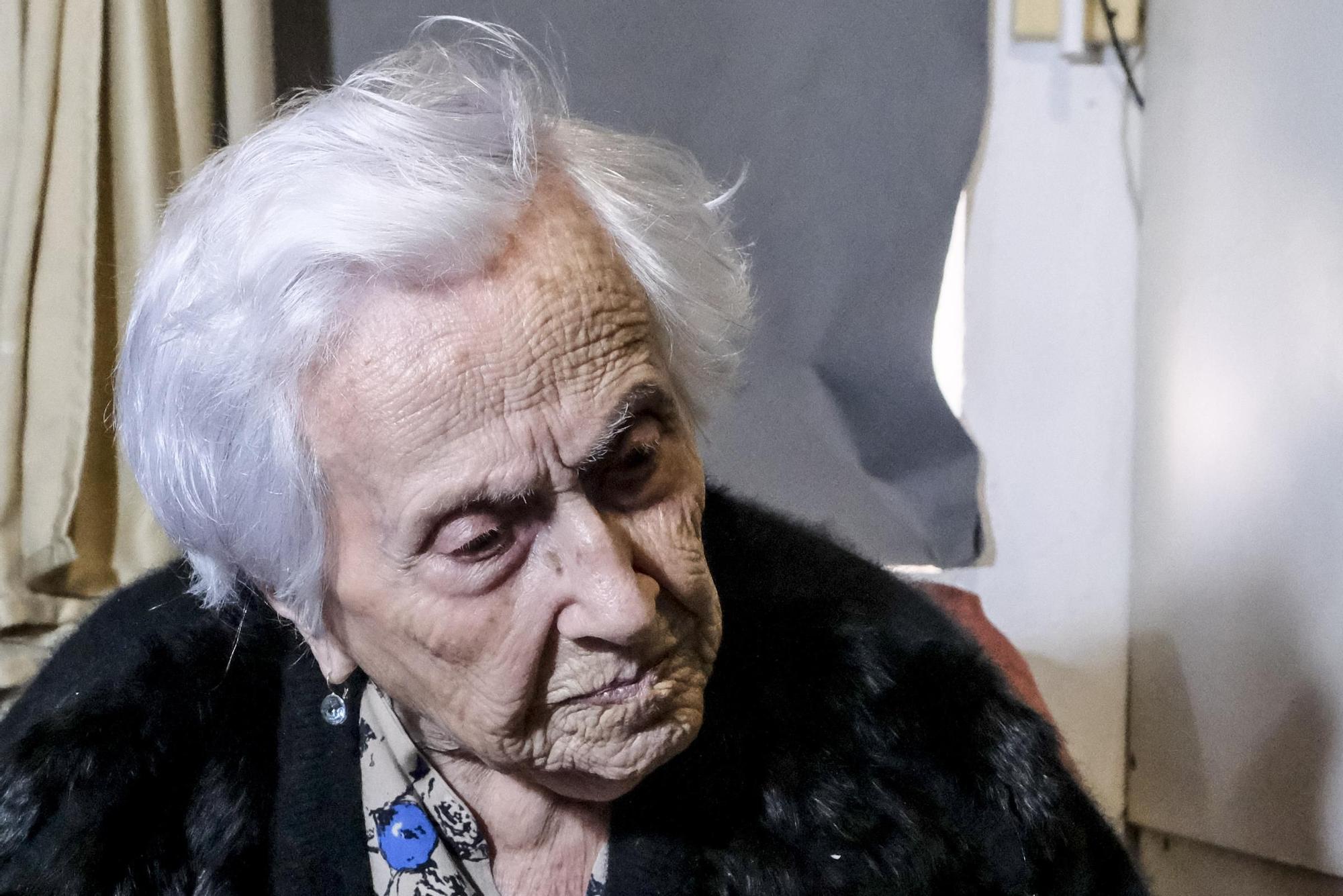 Los  102 años de Antonia Santana