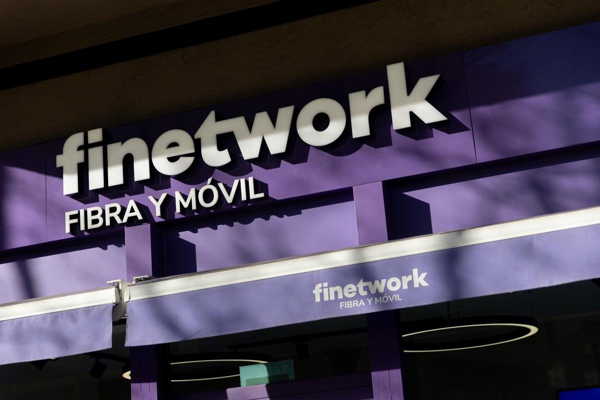 Fachada de una tienda de Finetwork.