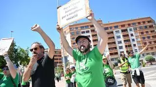 "Llevamos 1.200 euros invertidos en nuestros derechos y también en los del alumnado"