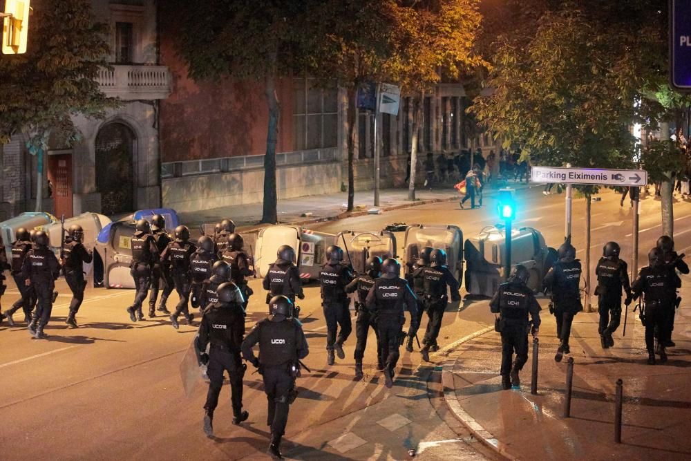 Galeria de fotos: Enfrontaments a Girona entre manifestants i policia