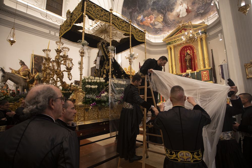 Una Procesión del Encuentro marcada por la lluvia en Sagunt