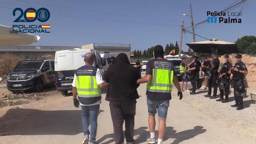 Una de las detenciones realizadas por la Policía Nacional durante la operación antidroga del jueves en Son Banya.