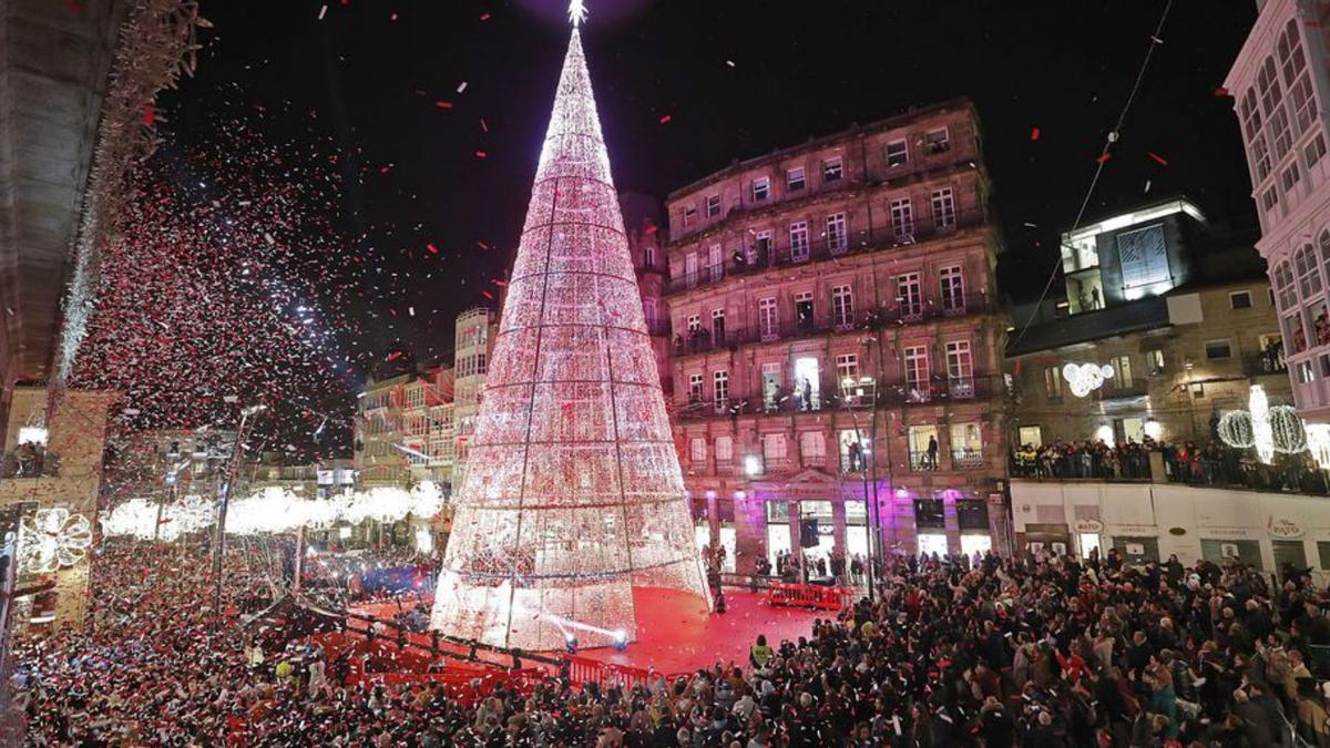 Unas 45.000 personas presencian el encendido de las luces de Navidad de Vigo  - La Opinión de A Coruña