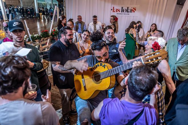 Feria de Abril 2023: Jolgorio, finito y lluvia en la 50 edición de la celebración andaluza en Barcelona