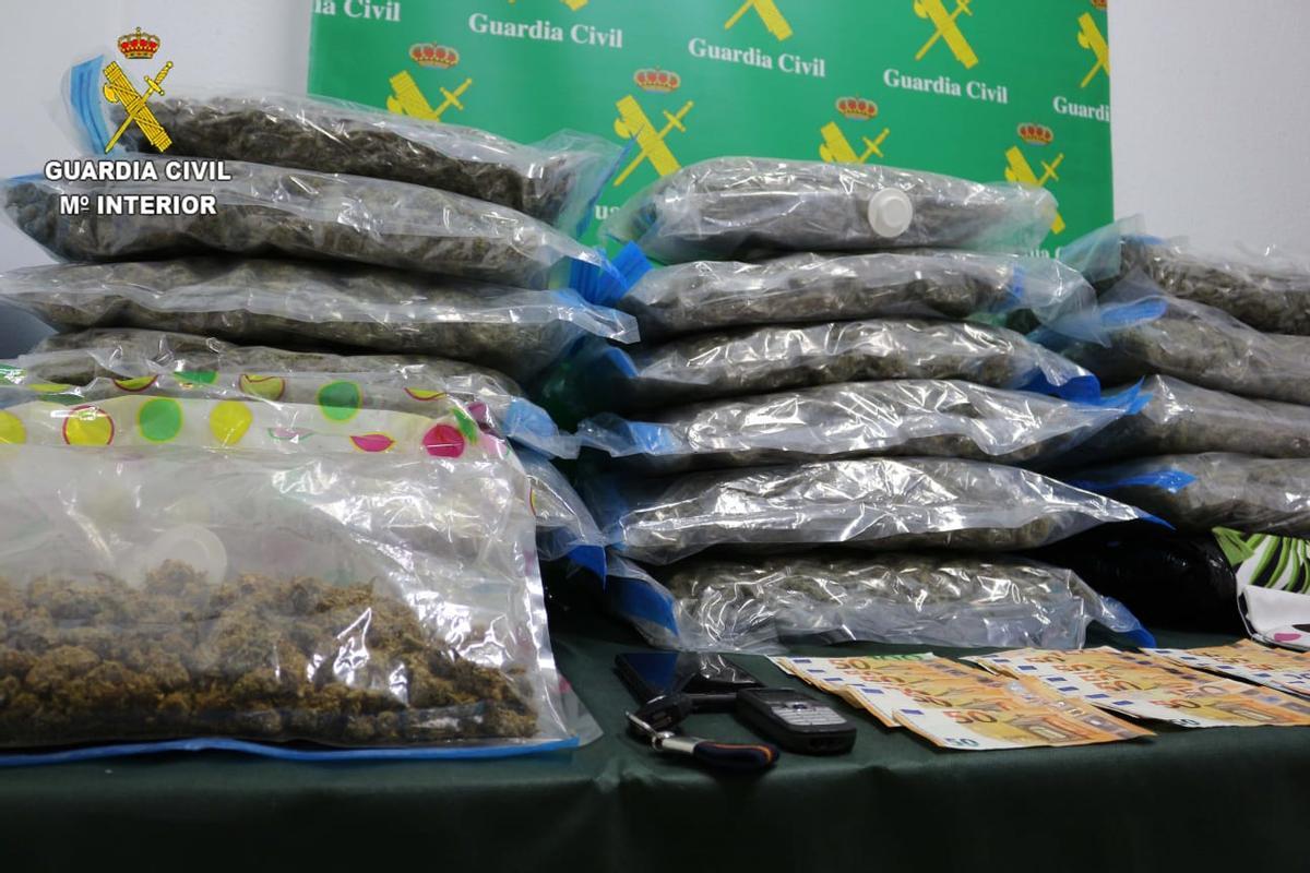 Droga aprehendida en Castrillón.