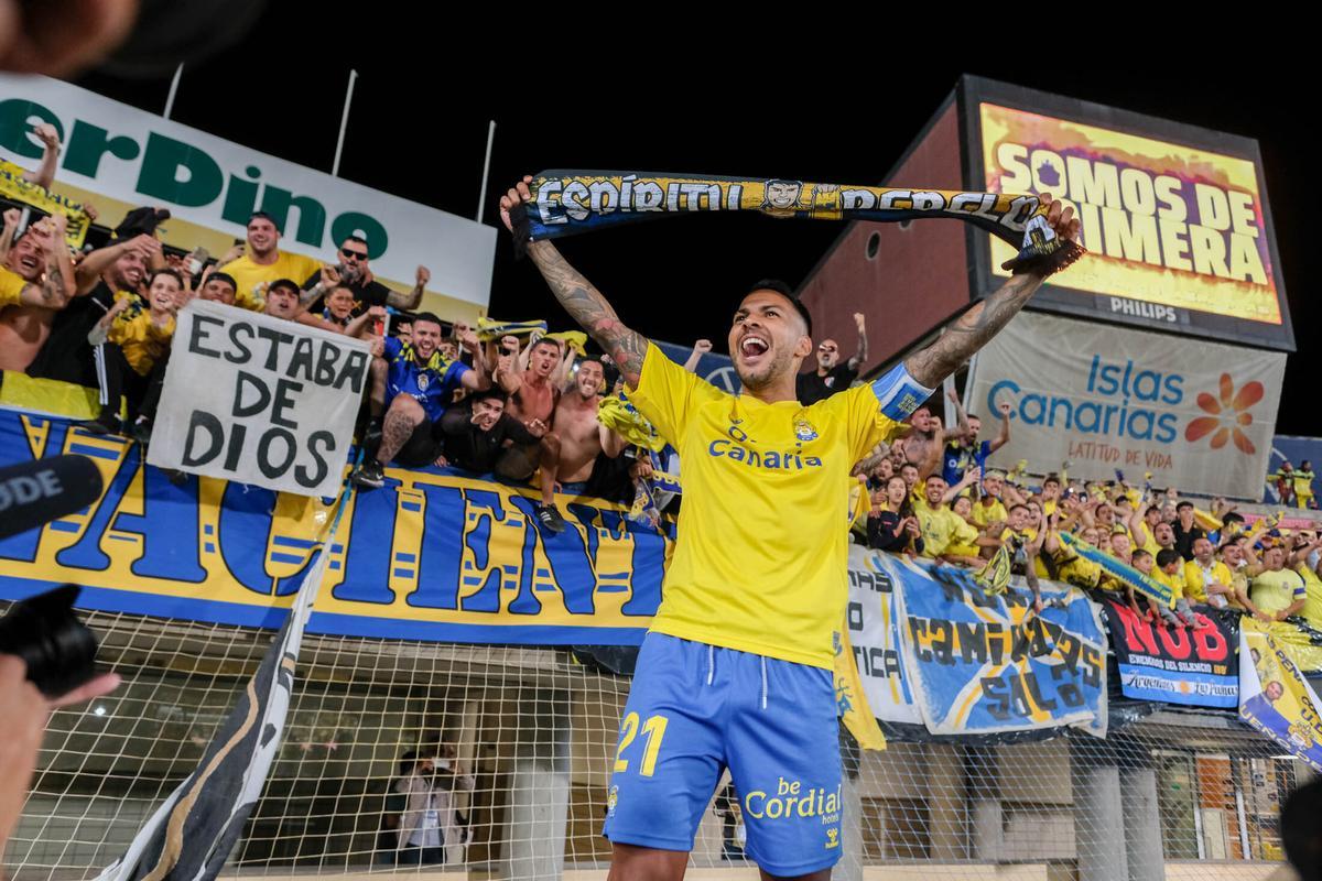 Viera festeja su segundo ascenso en el Gran Canaria