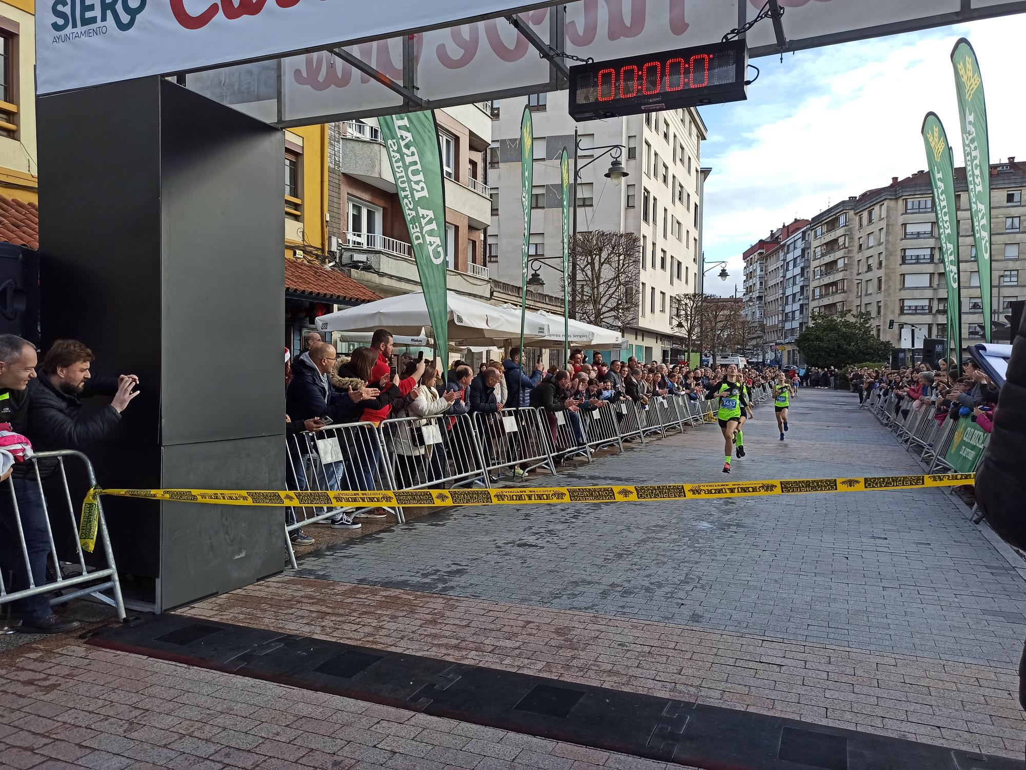 Casi 1.500 participantes disputan la carrera de Fin de Año de Pola de Siero