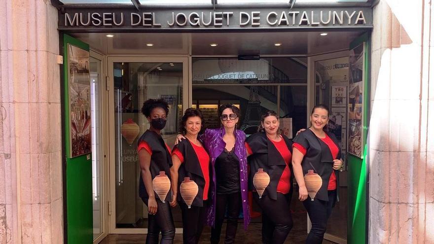 Celia Vela presenta el nou vestuari corporatiu del Museu del Joguet