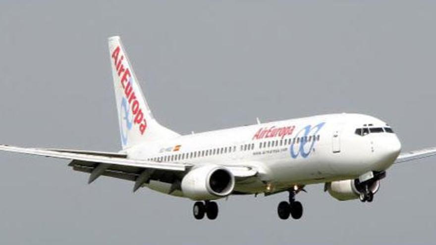 Air Europa sopesa dejar la ruta a Madrid, que volvería a ser un monopolio de Iberia