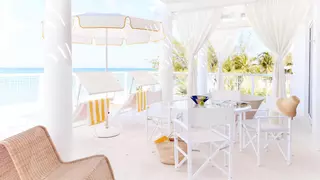 Palm Heights Hotel, el glamouroso estilo californiano conquista las Islas Caimán