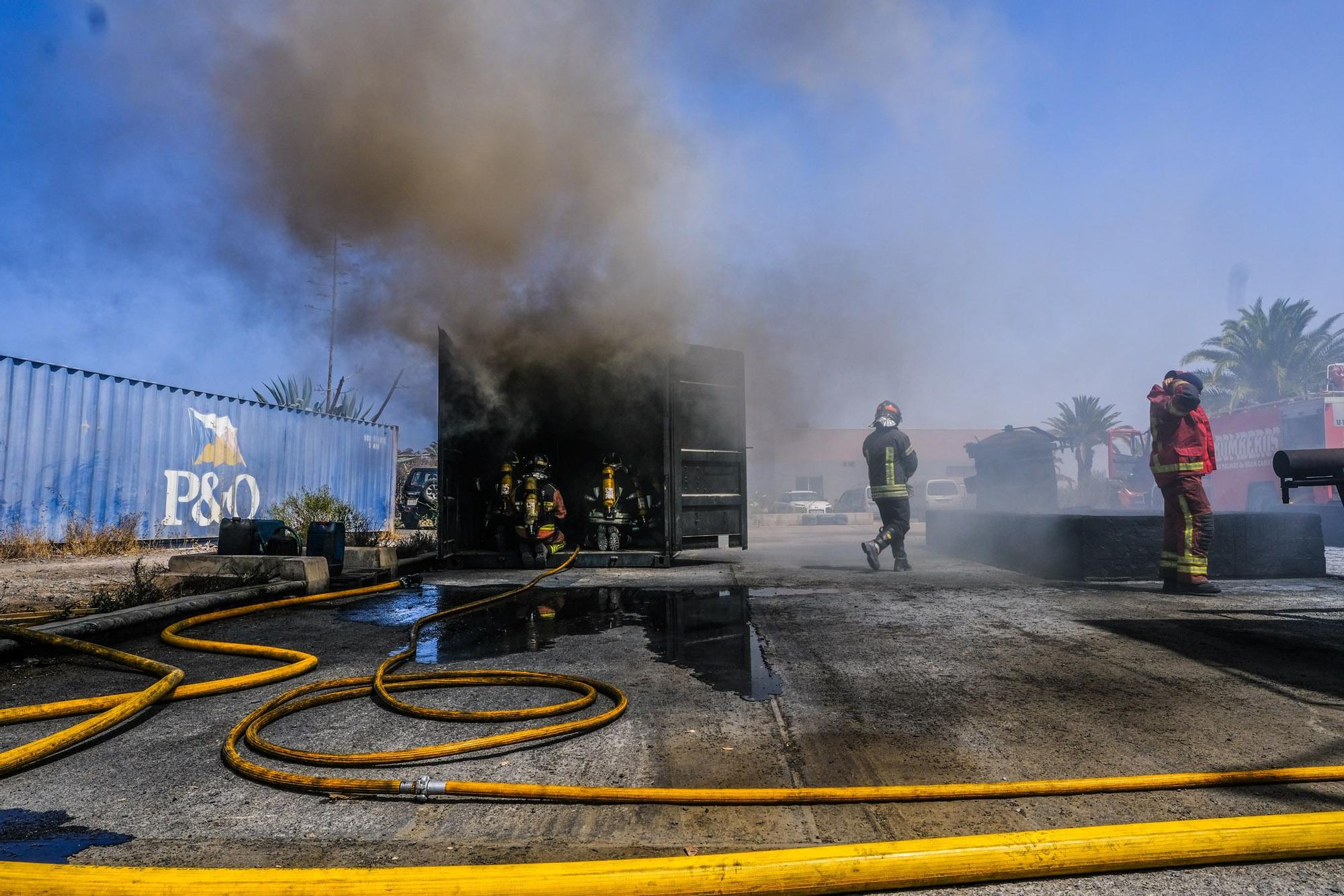 Bomberos en prácticas en Lomo Salas