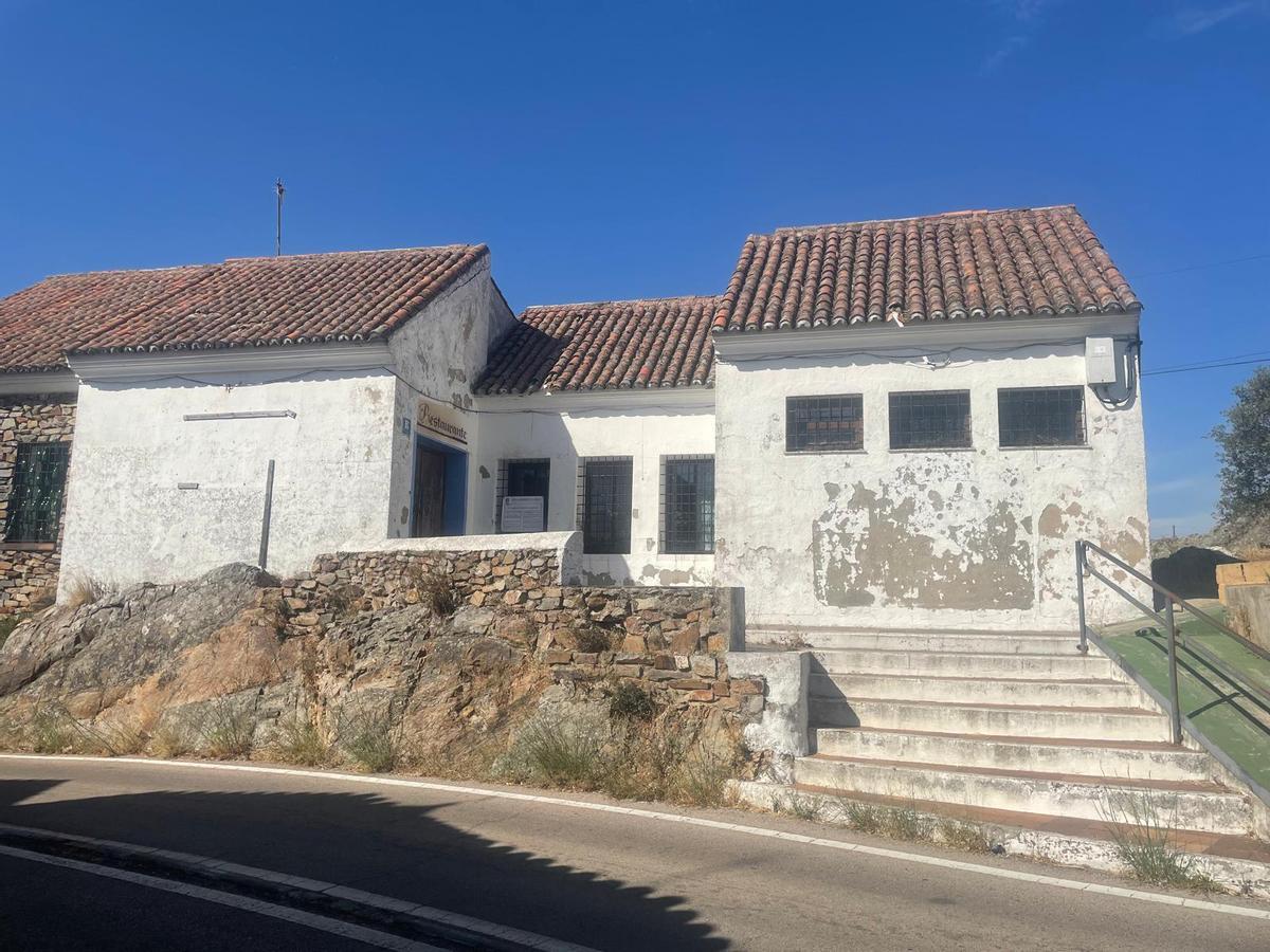 Fotogalería | La Cofradía de la Montaña de Cáceres recupera la cafetería tras años de litigio Fotogalería | La Cofradía de la Montaña de Cáceres recupera la cafetería tras años de litigio