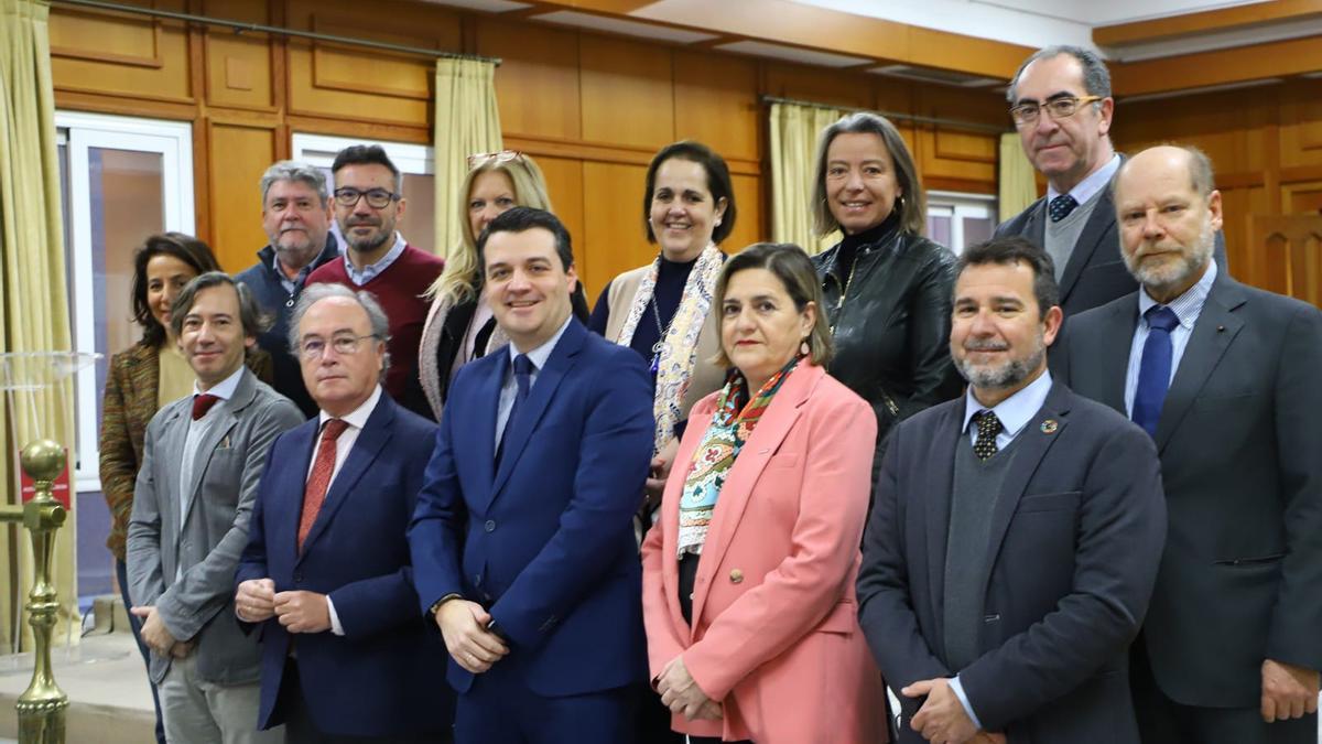 Miembros de la comisión permanente, hoy en el salón de plenos.