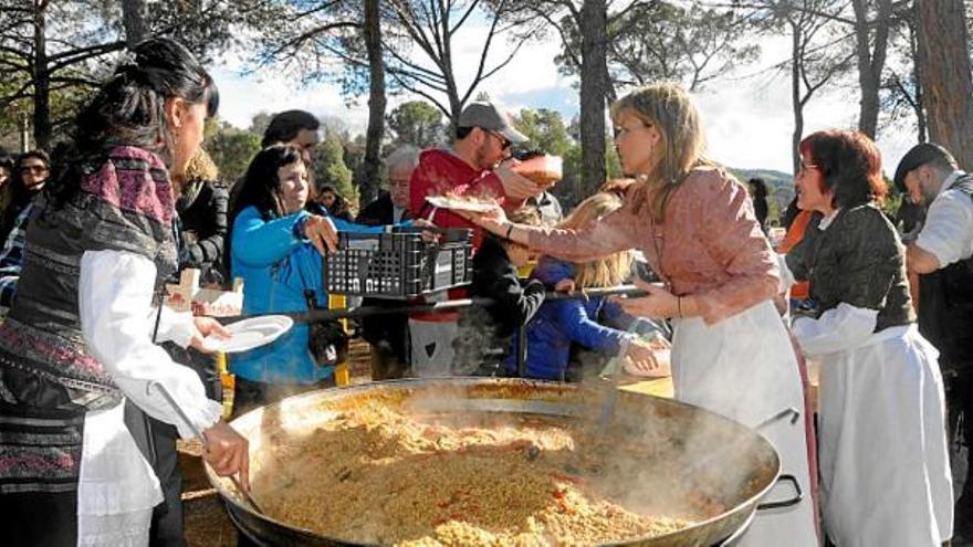 La Festa de l&#039;Arròs va repartir gratuïtament 3.000 racions de paella