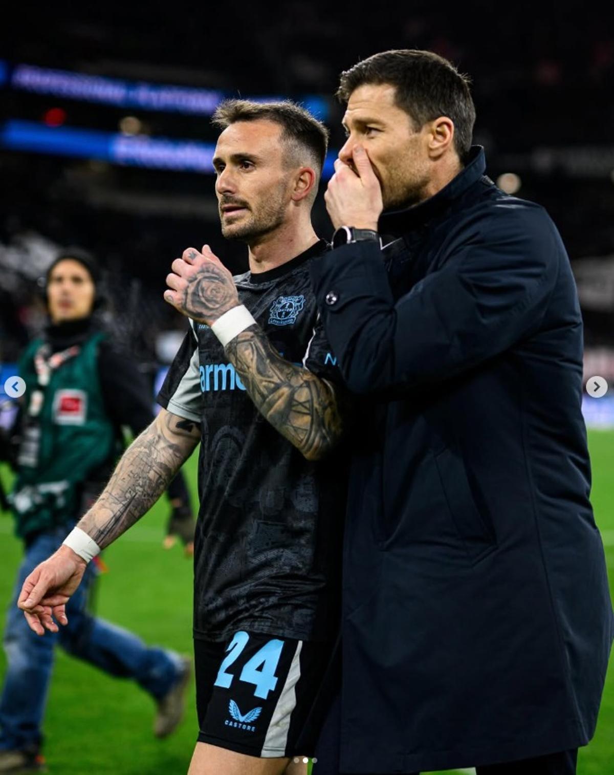 Xabi Alonso y Aleix Garcia, en el Leverkusen