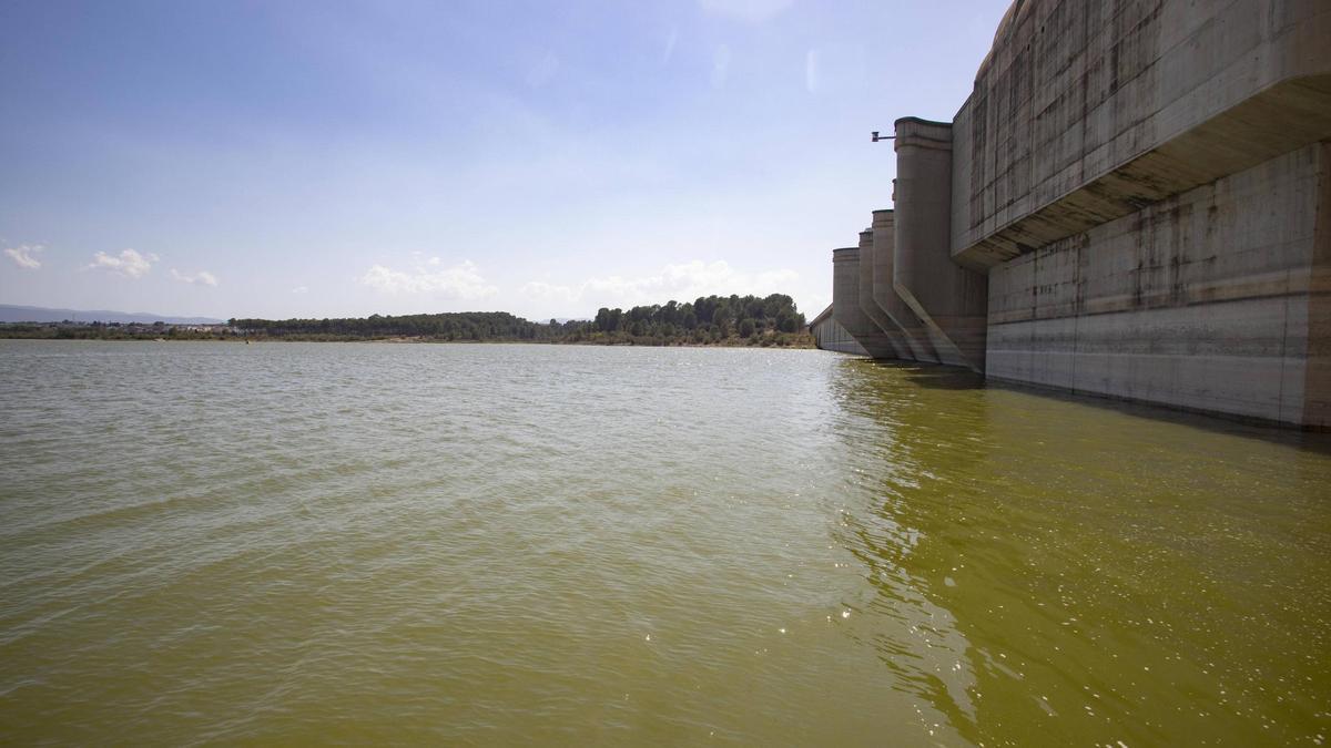 El embalse de Bellús en  una imagen del pasado mes de junio.