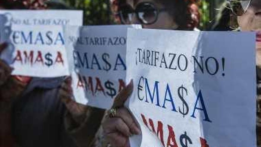 Una de las protestas que se produjeron por la subida del agua.