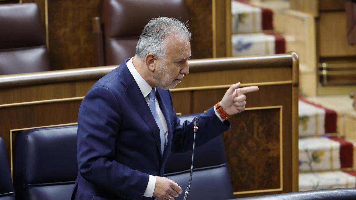 Torres contesta a la oposición en la sesión de control al Gobierno