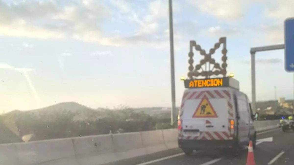 Dos accidentes en la autopista GC-1 sorprenden a los conductores este martes y provocan colas