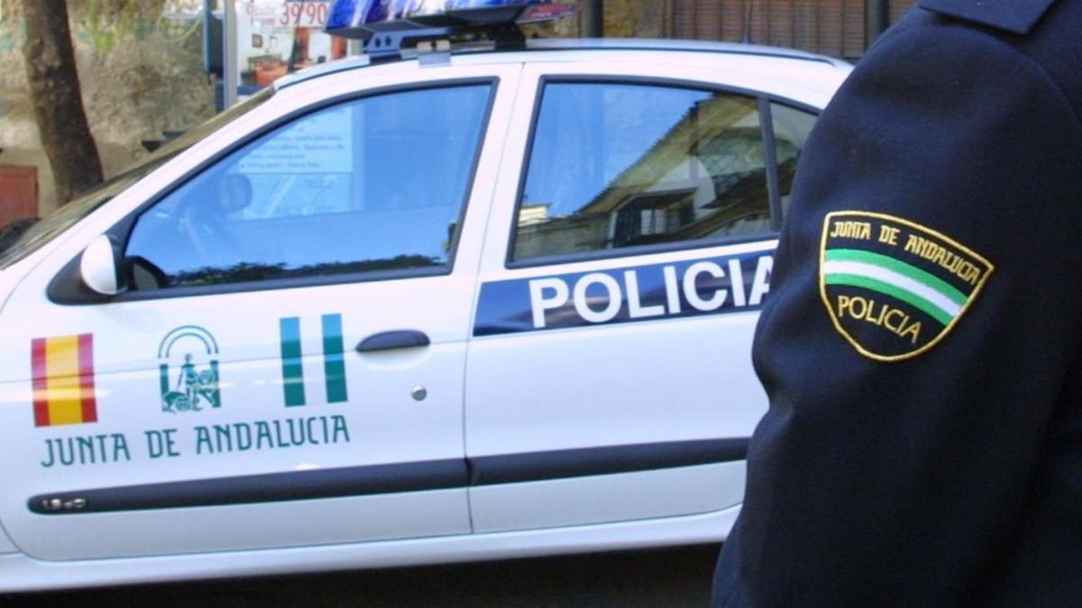 Los agentes de la Policía autonómica inspeccionaron 73 locales y tramitaron seis denuncias por venta de alcohol a menores.