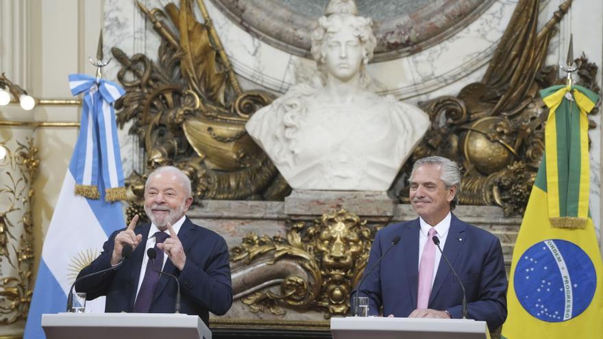 El presidente de Brasil, Luiz Inácio Lula da Silva, y el de Argentina, Alberto Fernández.