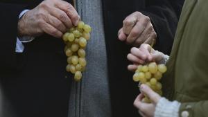 Una uva cada cinco segundos: la petición de los expertos para evitar atragantamientos durante las Campanadas