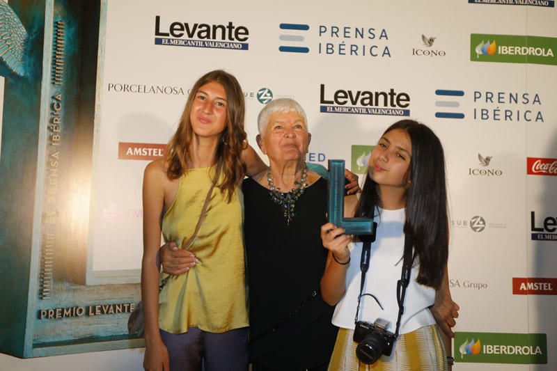 Asistentes al photocall de los Premios Levante-EMV Prensa Ibérica