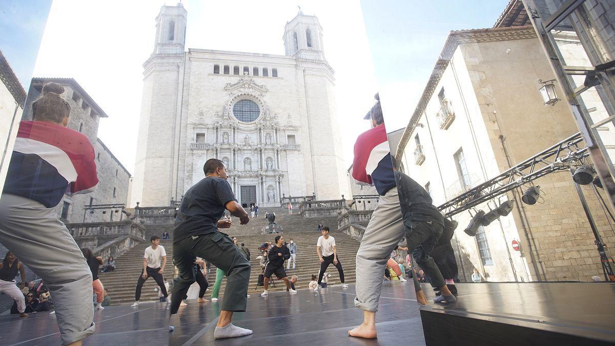 «Mirrors of human nature», caos i ordre a les escales de la Catedral