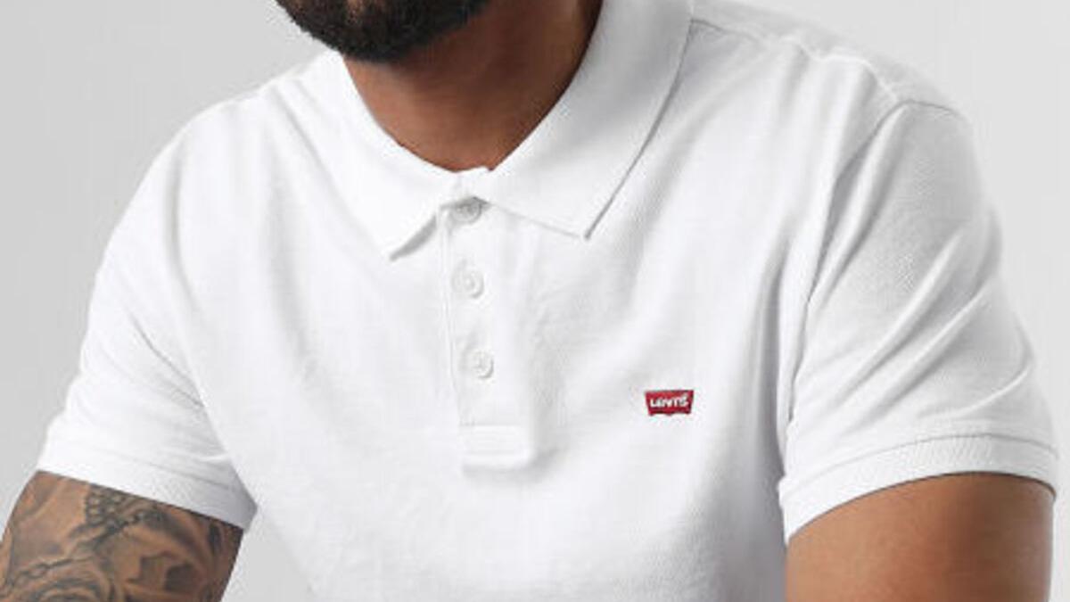 Este polo de Levi's es la prenda más vendida en la sección de moda en Amazon