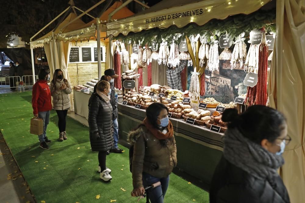 El primer dia del mercat de Nadal de Girona