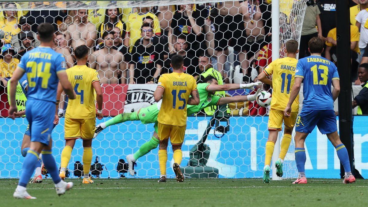 Florin Nita, durante el debut de Rumanía en la Eurocopa 2024 contra Ucrania