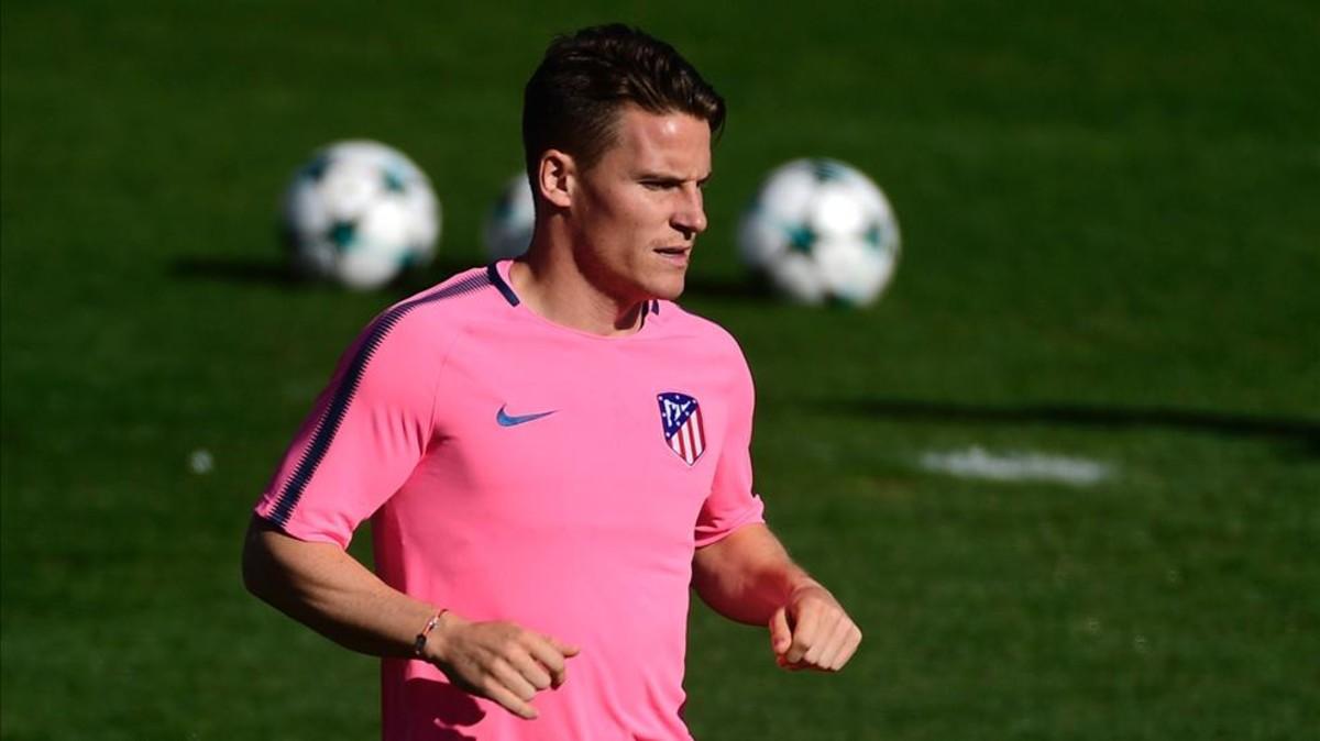 Gameiro, en un entrenamiento con el Atlético