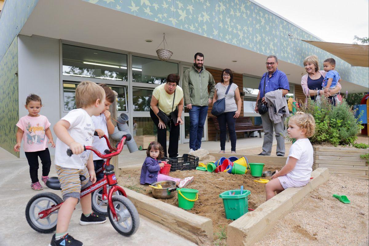 Terrassa farà una reforma integral del pati de l’escola El Vallès Terrassa farà una reforma integral del pati de l’escola El Vallès