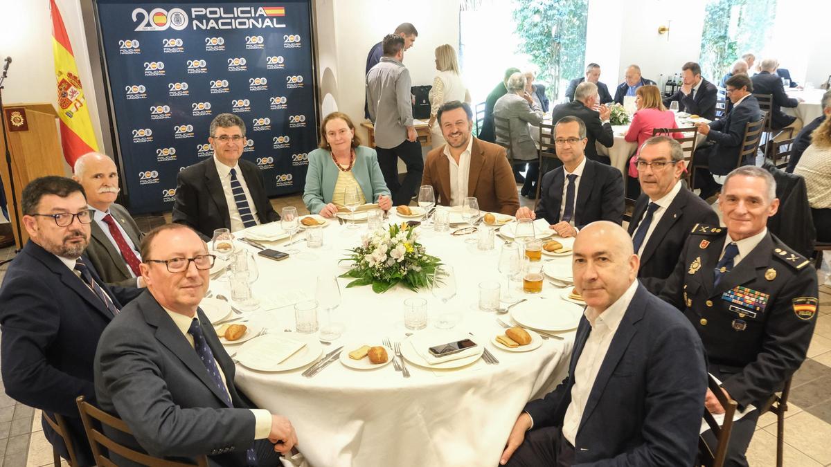 Así ha sido la comida de despedida por la jubilación del Comisario de la Policía Nacional José Javier Cuasante en el Huerto del Cura