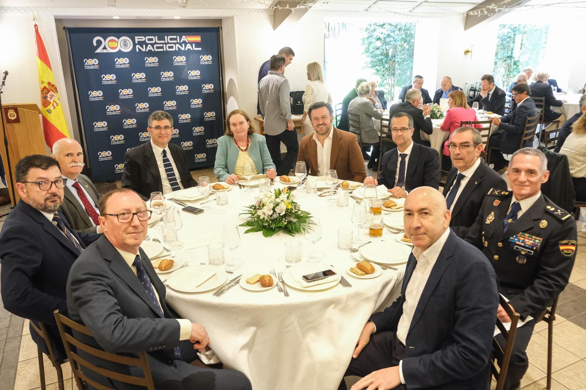 Así ha sido la comida de despedida por la jubilación del Comisario de la Policía Nacional José Javier Cuasante