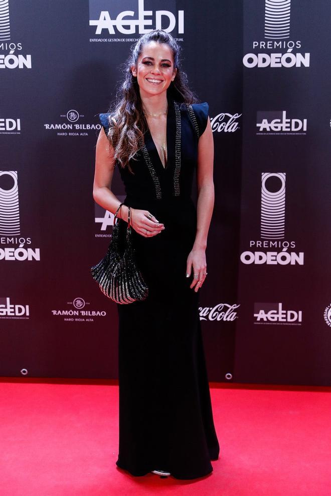 Sofía Ellar se pasa al lado más oscuro en los 'Premios Odeón 2020'