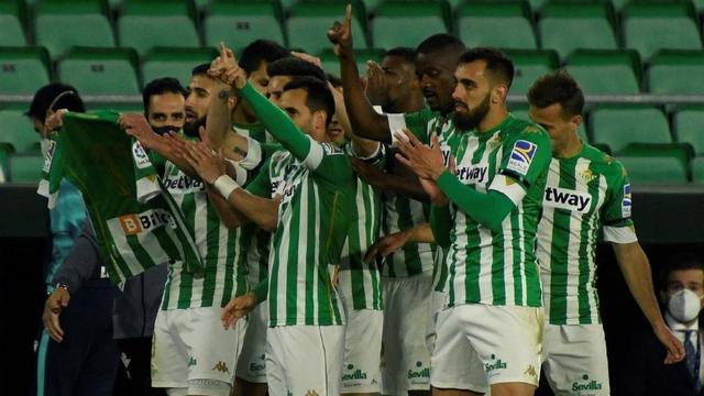 El Elche mira hacia la permanencia, el Betis hacia Europa