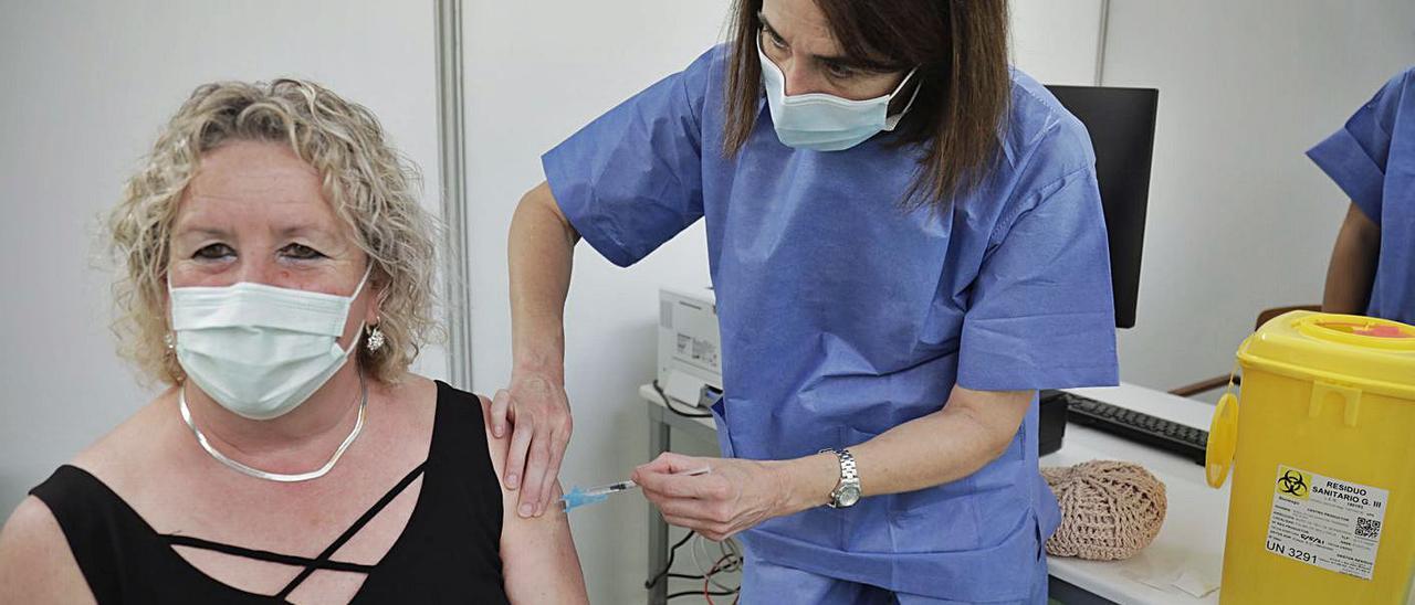 La incidencia de la quinta ola desciende un cuarenta por ciento en una ...