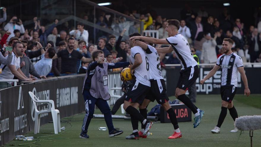 La batalla por la permanencia se libra en el Cartagonova