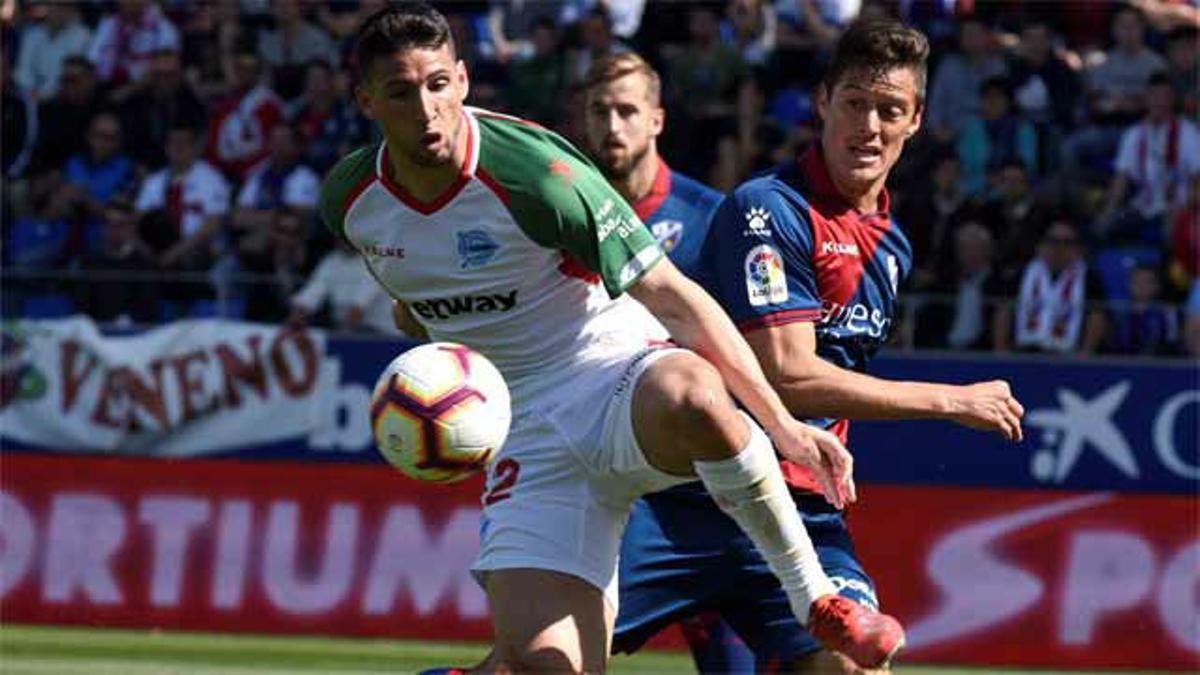 El Alavés gana en Huesca y sueña con la Champions