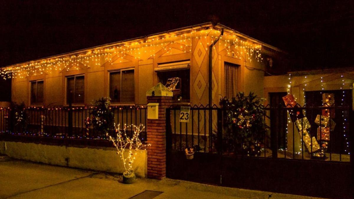 Una vivienda de Tábara, decorada con motivos navideños