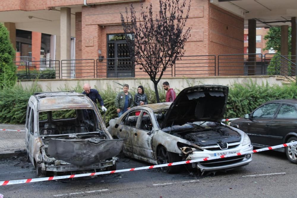 Coches calcinados de madrugada en La Corredoria