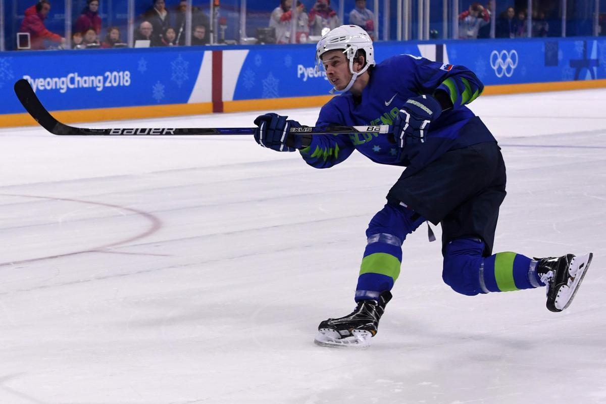 jugador-esloveno-hockey jugador-esloveno-hockey