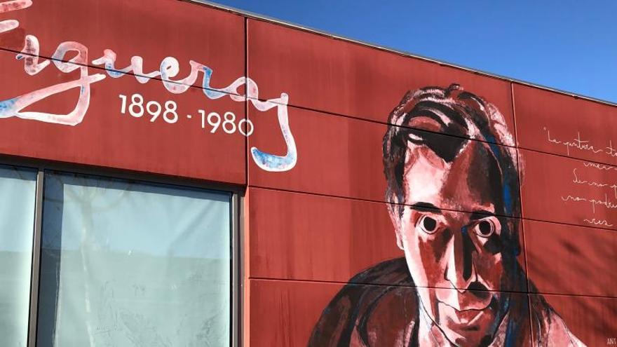 Mural dedicat a Alfred Figueras a l&#039;exterior del Nexe