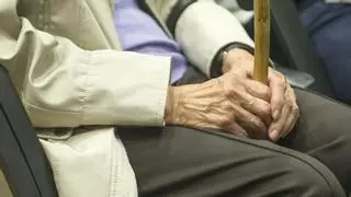 Buenas noticias para los que conviven con mayores de 65 años: Hacienda les 'regala' hasta 2.550 euros al cumplir estos requisitos