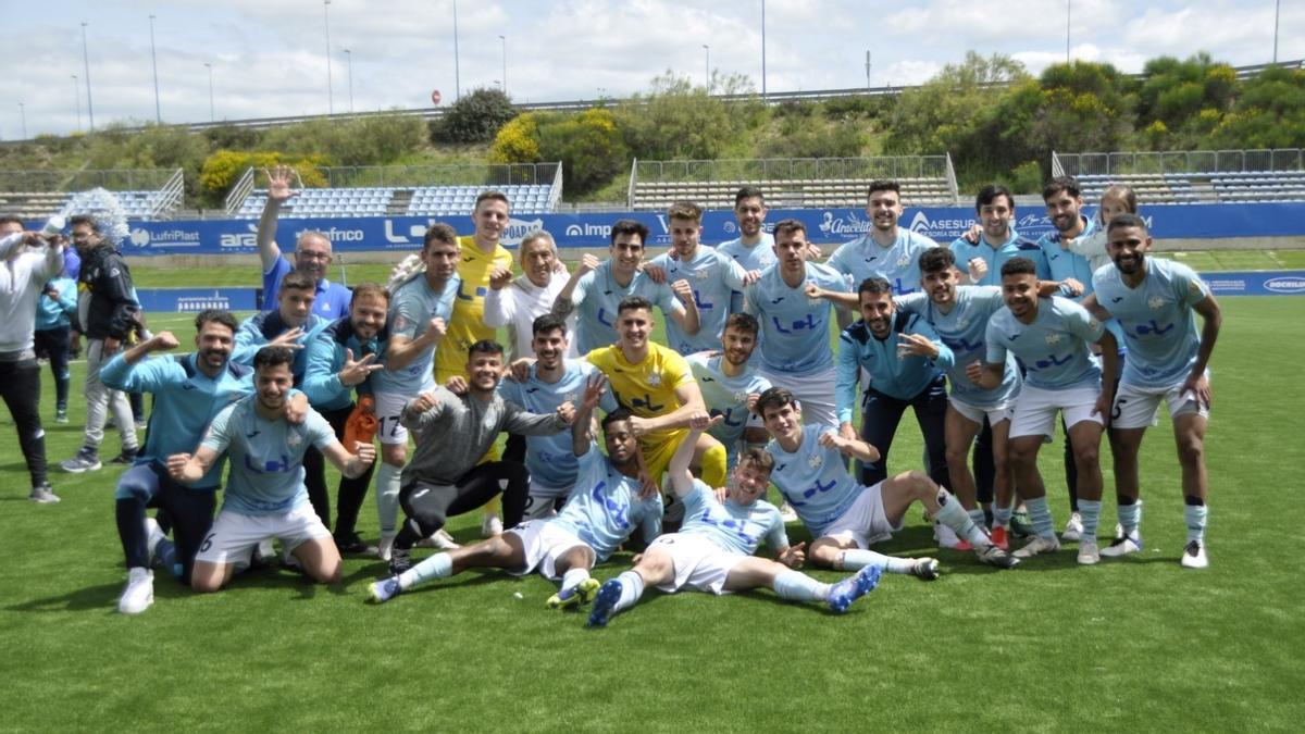 Celebración de Ciudad de Lucena al final del partido.