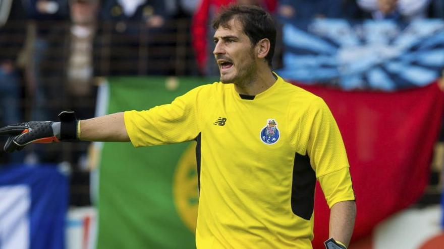 Iker Casillas en un partido con el Oporto.