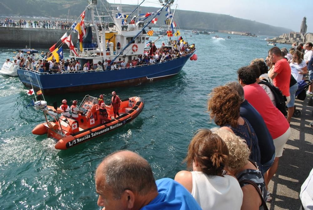 Procesión de la Virgen del Rosario en Luarca