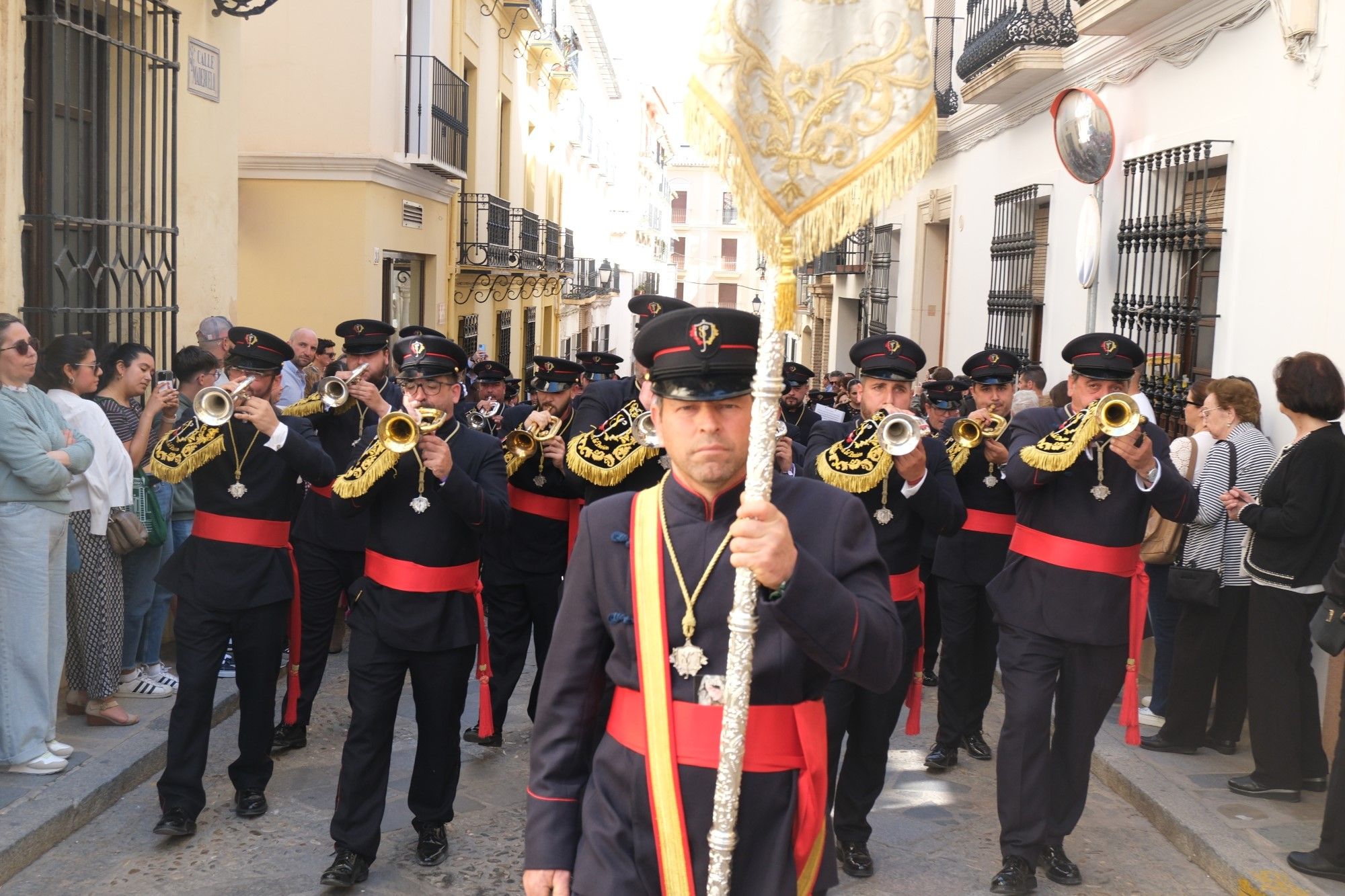 Concentración de tronos chicos en Antequera