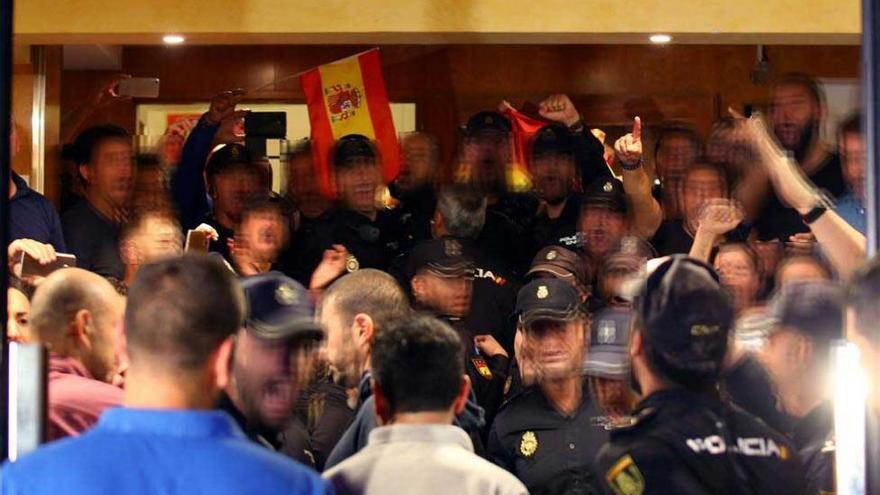 30 policías de Badajoz desplazados a Cataluña abandonan el hotel ante la presión del establecimiento